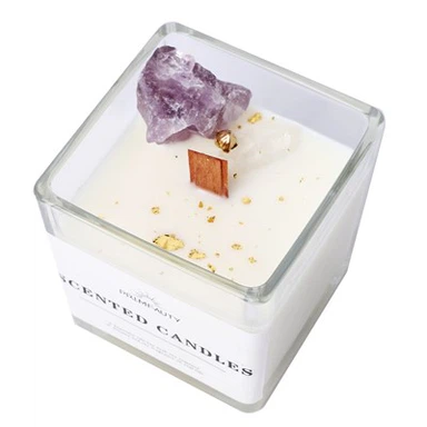 Красиві ароматичні свічки з дерев'яного гніту