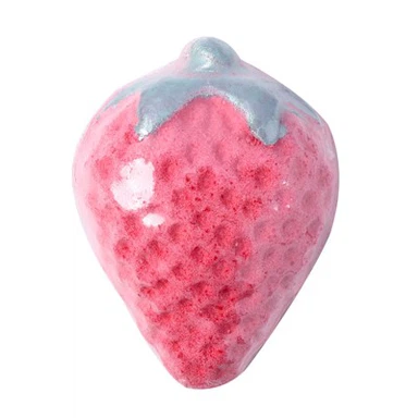 Полунична бомбочка для ванни